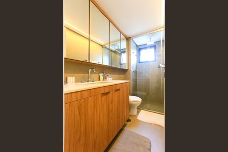 Apartamento à venda com 114m², 3 quartos e 2 vagas Apartamento à venda com 114m², 3 quartos e 2 vagasBanheiro da Suíte