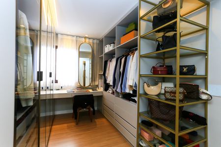 Apartamento à venda com 114m², 3 quartos e 2 vagas Apartamento à venda com 114m², 3 quartos e 2 vagasCloset da suíte