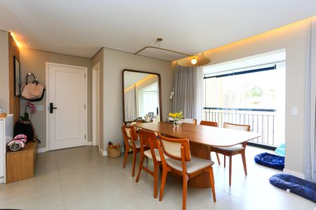 Apartamento à venda com 114m², 3 quartos e 2 vagas Apartamento à venda com 114m², 3 quartos e 2 vagasSala