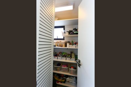 Apartamento à venda com 114m², 3 quartos e 2 vagas Apartamento à venda com 114m², 3 quartos e 2 vagasDespensa