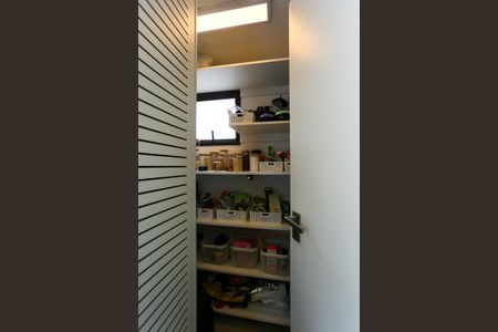 Apartamento à venda com 114m², 3 quartos e 2 vagas Apartamento à venda com 114m², 3 quartos e 2 vagasDespensa