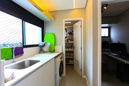 Apartamento à venda com 114m², 3 quartos e 2 vagas Apartamento à venda com 114m², 3 quartos e 2 vagasÁrea de Serviço