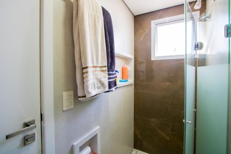 Apartamento à venda com 63m², 2 quartos e 2 vagasBanheiro do quarto 1