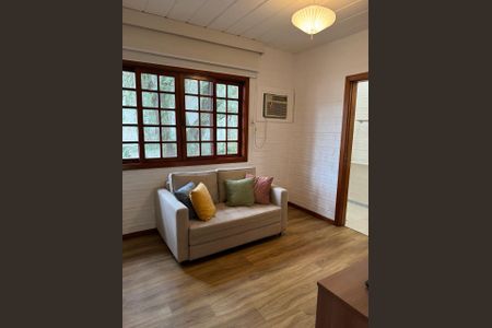 Casa de condomínio para alugar com 367m², 4 quartos e 6 vagas