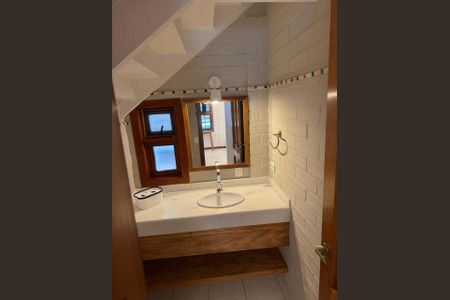 Casa de condomínio para alugar com 367m², 4 quartos e 6 vagas