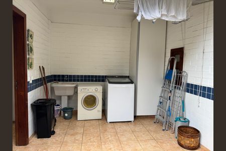 Casa de condomínio para alugar com 367m², 4 quartos e 6 vagas