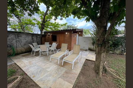 Casa de condomínio para alugar com 367m², 4 quartos e 6 vagas