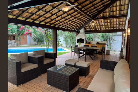 Casa de condomínio para alugar com 367m², 4 quartos e 6 vagas