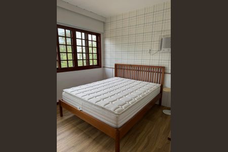 Casa de condomínio para alugar com 367m², 4 quartos e 6 vagas