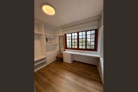 Casa de condomínio para alugar com 367m², 4 quartos e 6 vagas