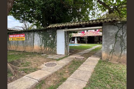 Casa de condomínio para alugar com 367m², 4 quartos e 6 vagas
