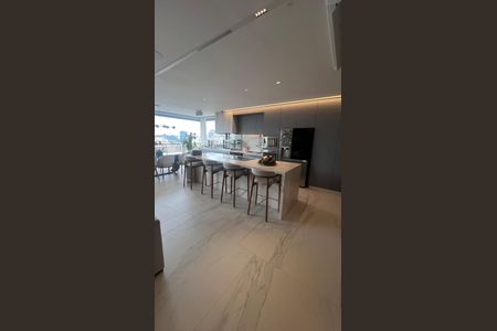 Apartamento à venda com 3 quartos, 200m² em Jardim das Acacias, São Paulo