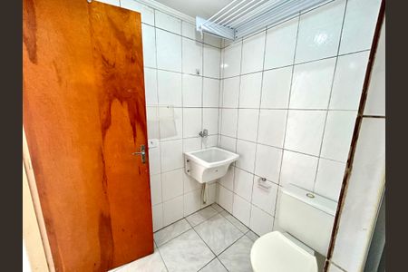 Banheiro e Área de Serviço  de apartamento à venda com 1 quarto, 35m² em Jardim Santa Mena, Guarulhos