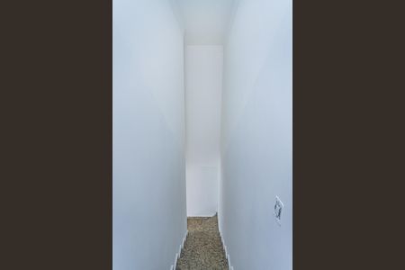 Casa para alugar com 88m², 2 quartos e 1 vaga Casa para alugar com 88m², 2 quartos e 1 vagaEscada