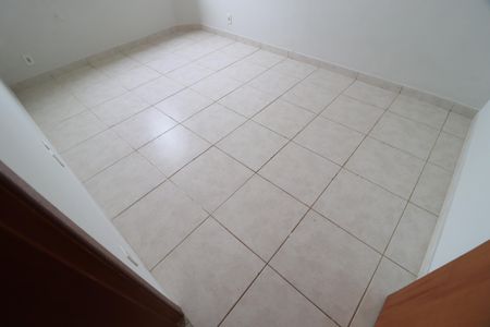 Quarto 1 de apartamento para alugar com 2 quartos, 54m² em Jardim Holanda, Uberlândia