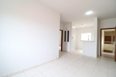 Sala de apartamento para alugar com 2 quartos, 54m² em Jardim Holanda, Uberlândia