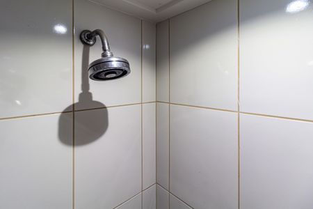 Banheiro social de apartamento à venda com 2 quartos, 69m² em Vila Romana, São Paulo