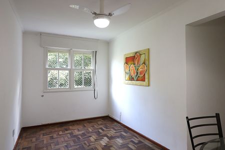 Sala de apartamento para alugar com 3 quartos, 67m² em Petrópolis, Porto Alegre