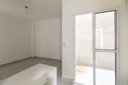 Studio - Cozinha  de kitnet/studio para alugar com 1 quarto, 28m² em Vila Esperança, São Paulo