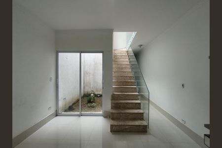 Casa à venda com 92m², 3 quartos e 2 vagasSala 