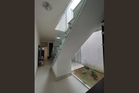 Casa à venda com 92m², 3 quartos e 2 vagasSala 
