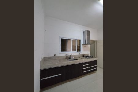 Casa à venda com 92m², 3 quartos e 2 vagasCozinha - Armários
