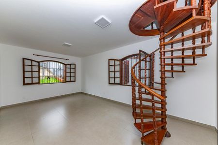 Casa para alugar com 525m², 5 quartos e 8 vagas Casa para alugar com 525m², 5 quartos e 8 vagasSala 1