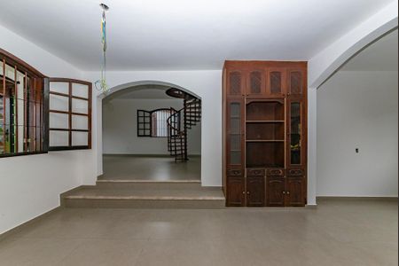 Casa para alugar com 525m², 5 quartos e 8 vagas Casa para alugar com 525m², 5 quartos e 8 vagasSala 2