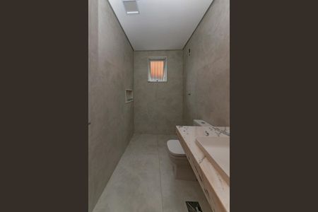 Casa para alugar com 525m², 5 quartos e 8 vagas Casa para alugar com 525m², 5 quartos e 8 vagasBanheiro Social 1