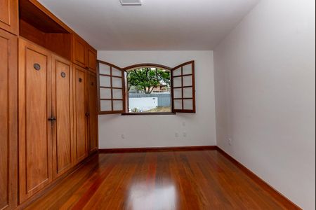 Casa para alugar com 525m², 5 quartos e 8 vagas Casa para alugar com 525m², 5 quartos e 8 vagasQuarto 5