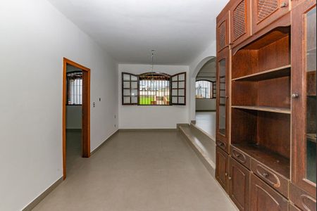Sala 2 de casa para alugar com 5 quartos, 525m² em Cinquentenario, Belo Horizonte