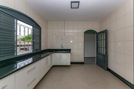 Casa para alugar com 525m², 5 quartos e 8 vagas Casa para alugar com 525m², 5 quartos e 8 vagasCozinha