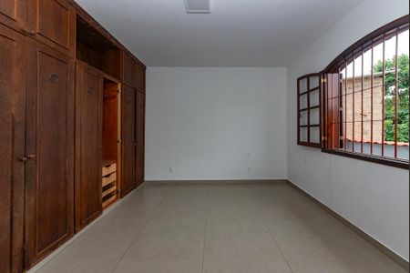 Casa para alugar com 525m², 5 quartos e 8 vagas Casa para alugar com 525m², 5 quartos e 8 vagasQuarto 3