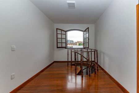 Casa para alugar com 525m², 5 quartos e 8 vagas Casa para alugar com 525m², 5 quartos e 8 vagasSala 3