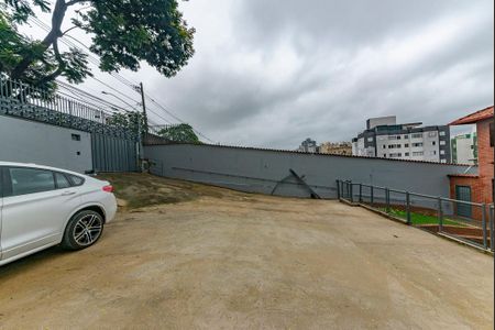 Casa para alugar com 525m², 5 quartos e 8 vagas Casa para alugar com 525m², 5 quartos e 8 vagasGaragem