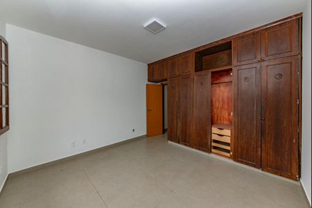 Casa para alugar com 525m², 5 quartos e 8 vagas Casa para alugar com 525m², 5 quartos e 8 vagasQuarto 3