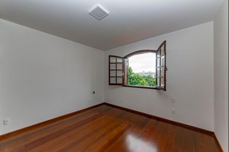 Casa para alugar com 525m², 5 quartos e 8 vagas Casa para alugar com 525m², 5 quartos e 8 vagasSuíte 1