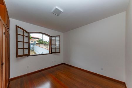 Casa para alugar com 525m², 5 quartos e 8 vagas Casa para alugar com 525m², 5 quartos e 8 vagasQuarto 5