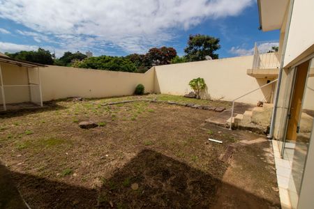 Casa para alugar com 449m², 4 quartos e 4 vagasÁREA EXTERNA FUNDOS