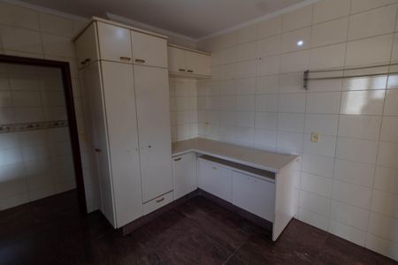 Casa para alugar com 449m², 4 quartos e 4 vagasÁREA DE SERVIÇO