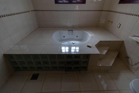 Casa para alugar com 449m², 4 quartos e 4 vagasBANHEIRO DA SUITE MASTER