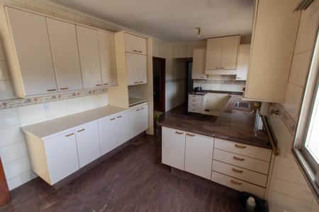 Casa para alugar com 449m², 4 quartos e 4 vagasCOZINHA