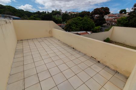 Casa para alugar com 449m², 4 quartos e 4 vagasÁREA EXTERNA  ÁREA DE SERVIÇO