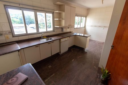 Casa para alugar com 449m², 4 quartos e 4 vagasCOZINHA