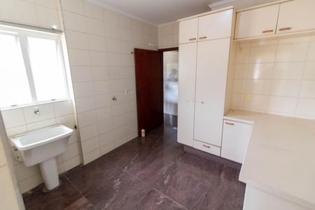 Casa para alugar com 449m², 4 quartos e 4 vagasÁREA DE SERVIÇO