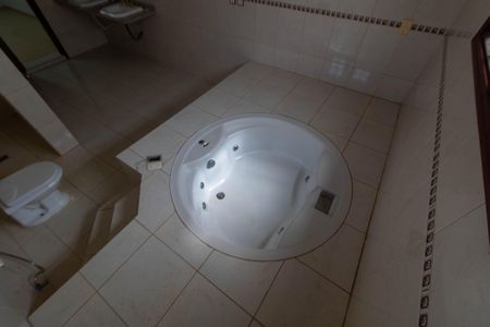 Casa para alugar com 449m², 4 quartos e 4 vagasBANHEIRO DA SUITE MASTER