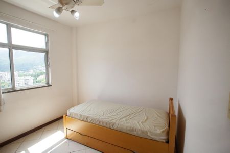 Apartamento à venda com 120m², 3 quartos e 2 vagasQuarto 2