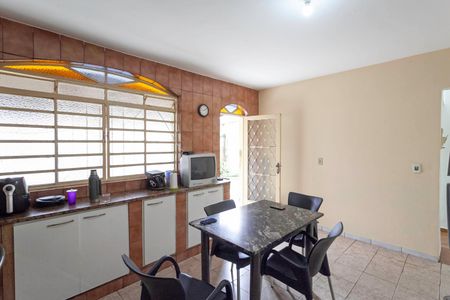 Casa à venda com 236m², 4 quartos e 2 vagasCozinha