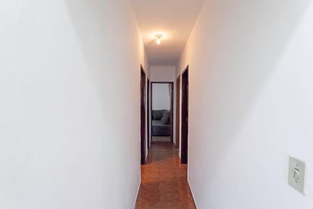 Casa à venda com 236m², 4 quartos e 2 vagasCorredor