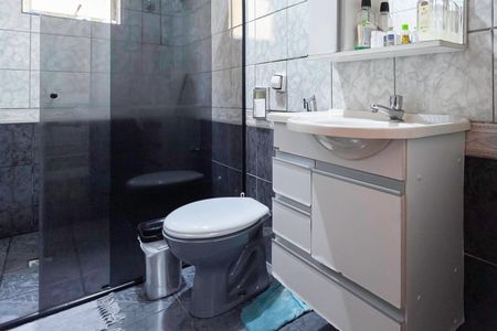 Casa à venda com 236m², 4 quartos e 2 vagasBanheiro social 